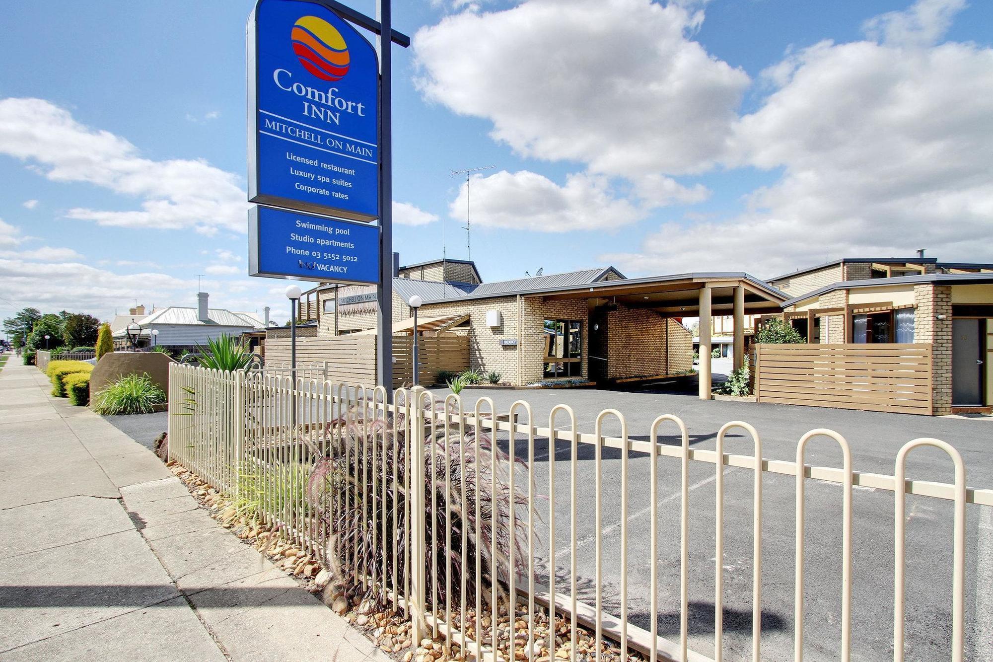 Mitchell On Main Motel Bairnsdale Exterior photo